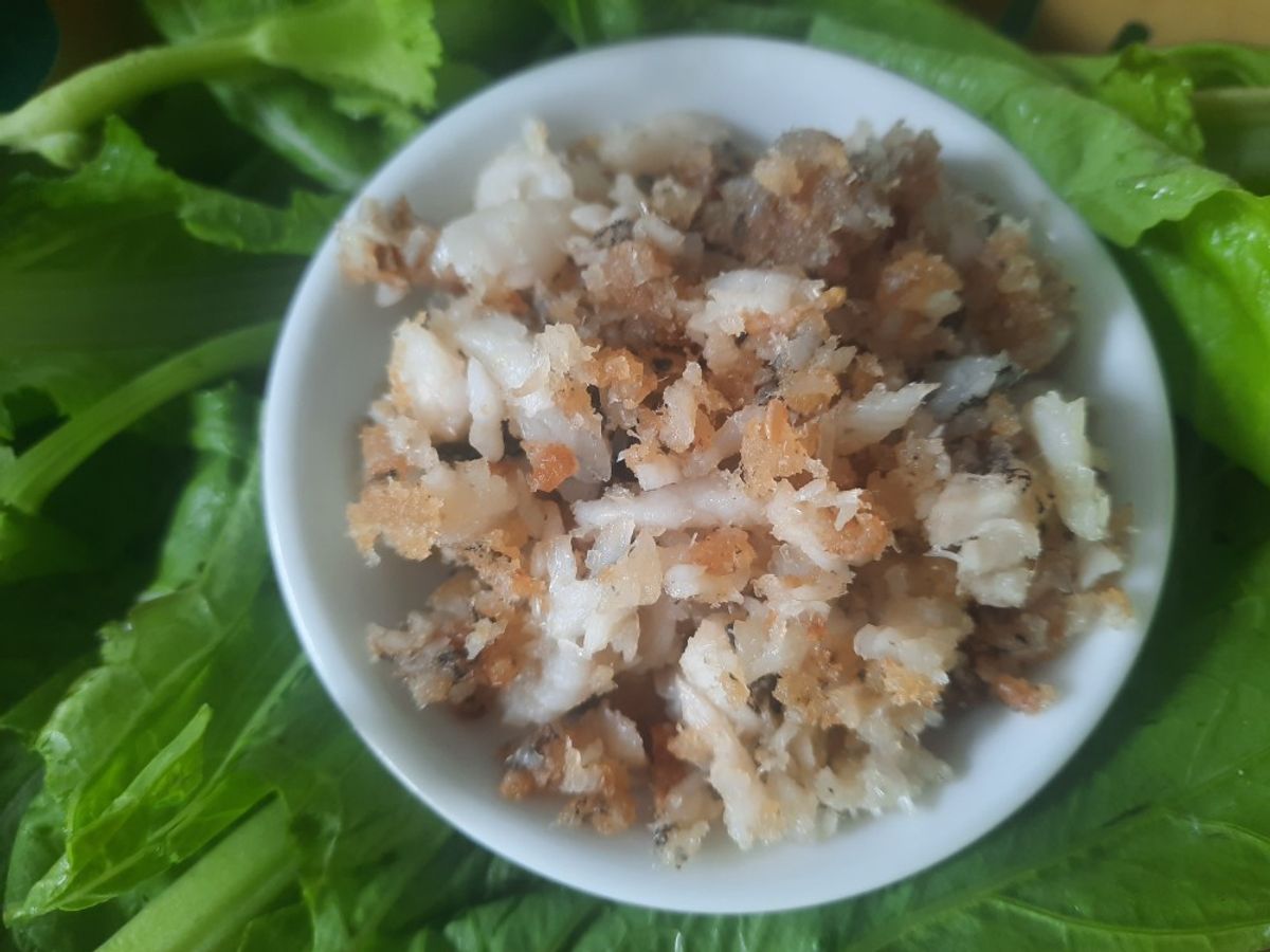 Cá mú xào hành (ruốc cá mú)