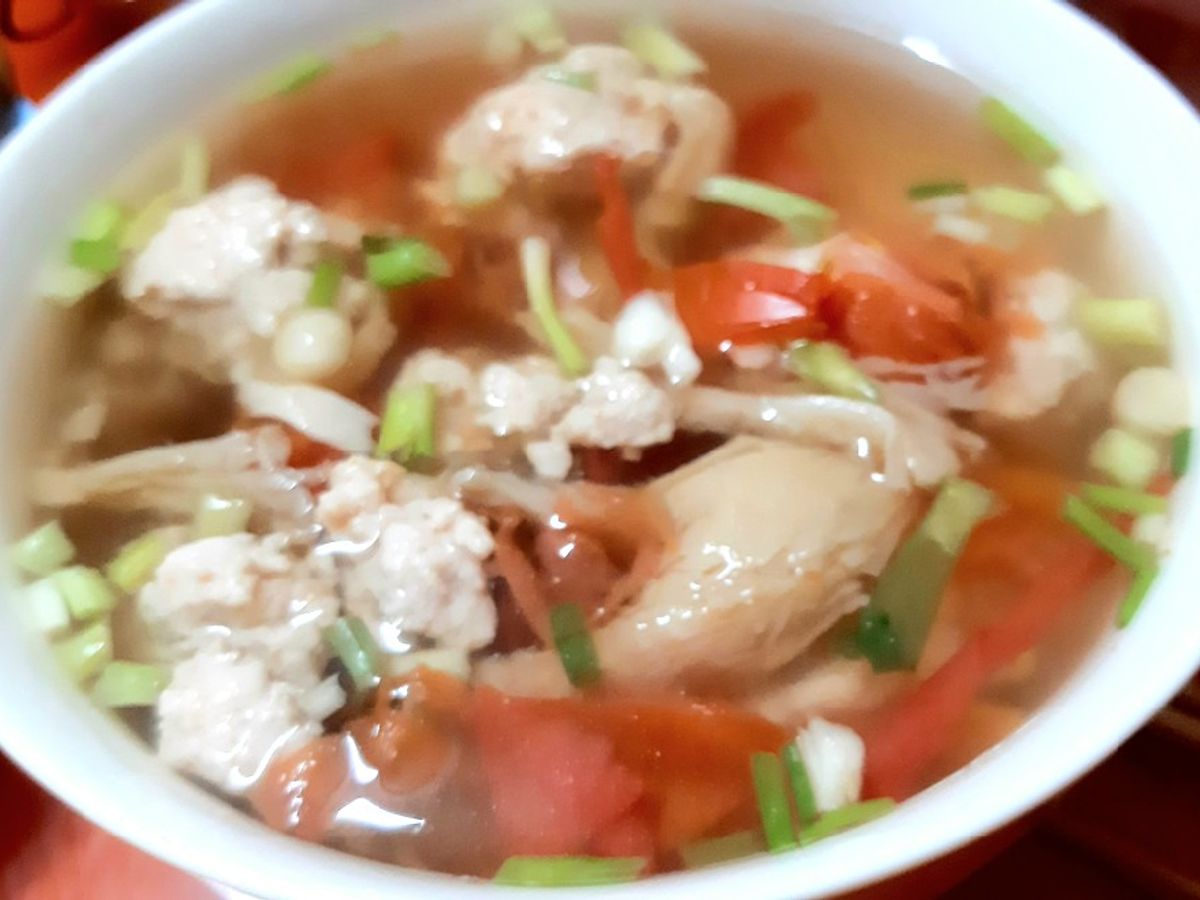Canh cà chua nấu nấm