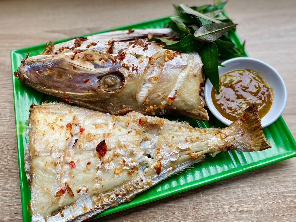 Cá bò nướng muối ớt