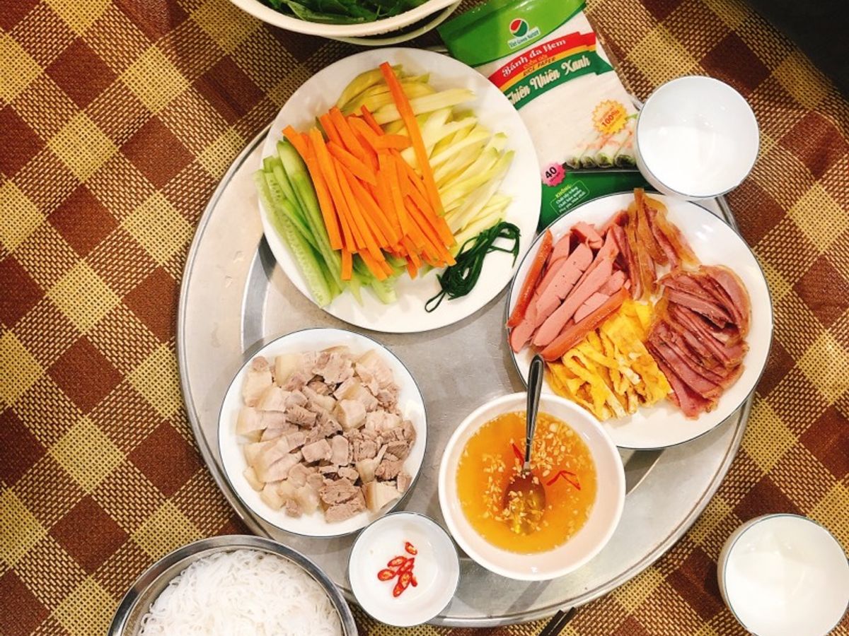 Bánh tráng cuốn thập cẩm (mâm cơm nhỏ của Trang 37)