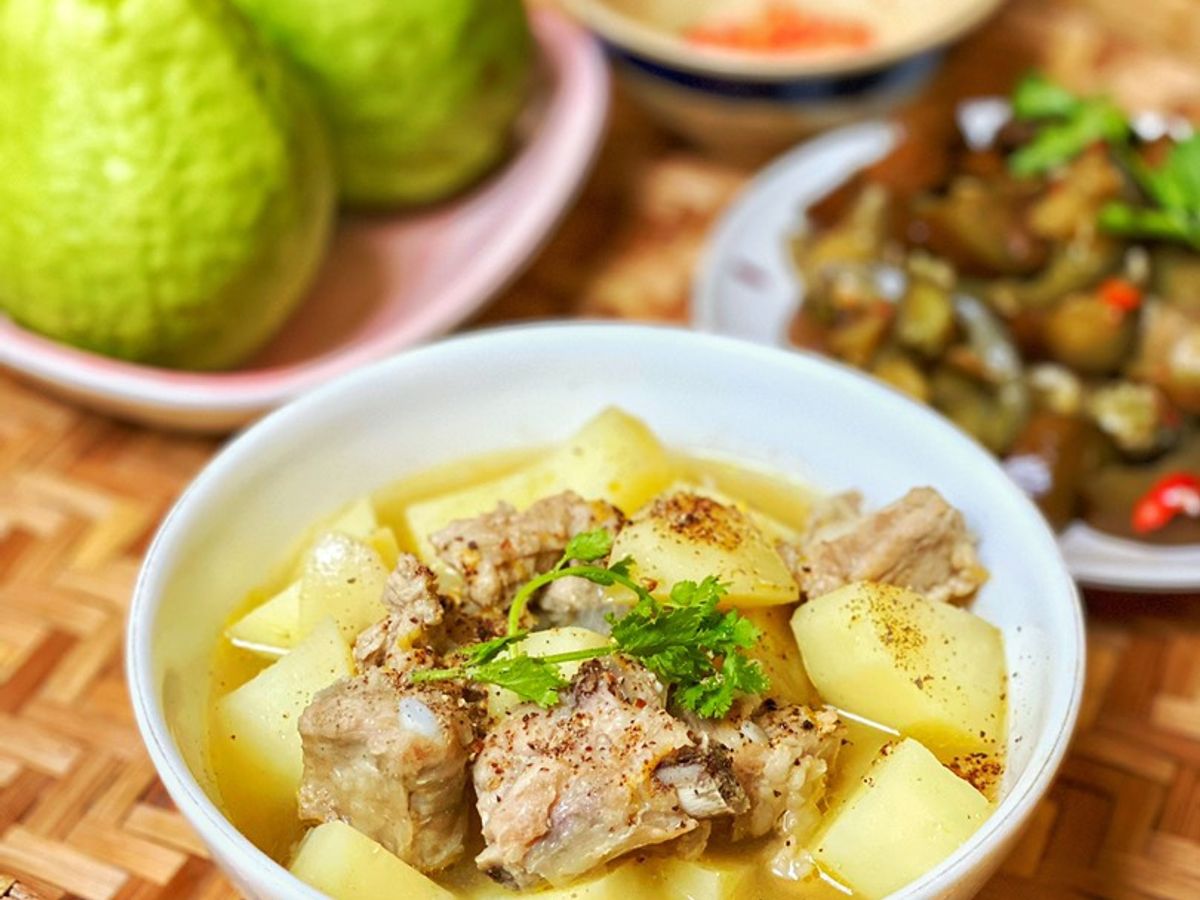 Canh Khoai Tây Nấu Xương Heo