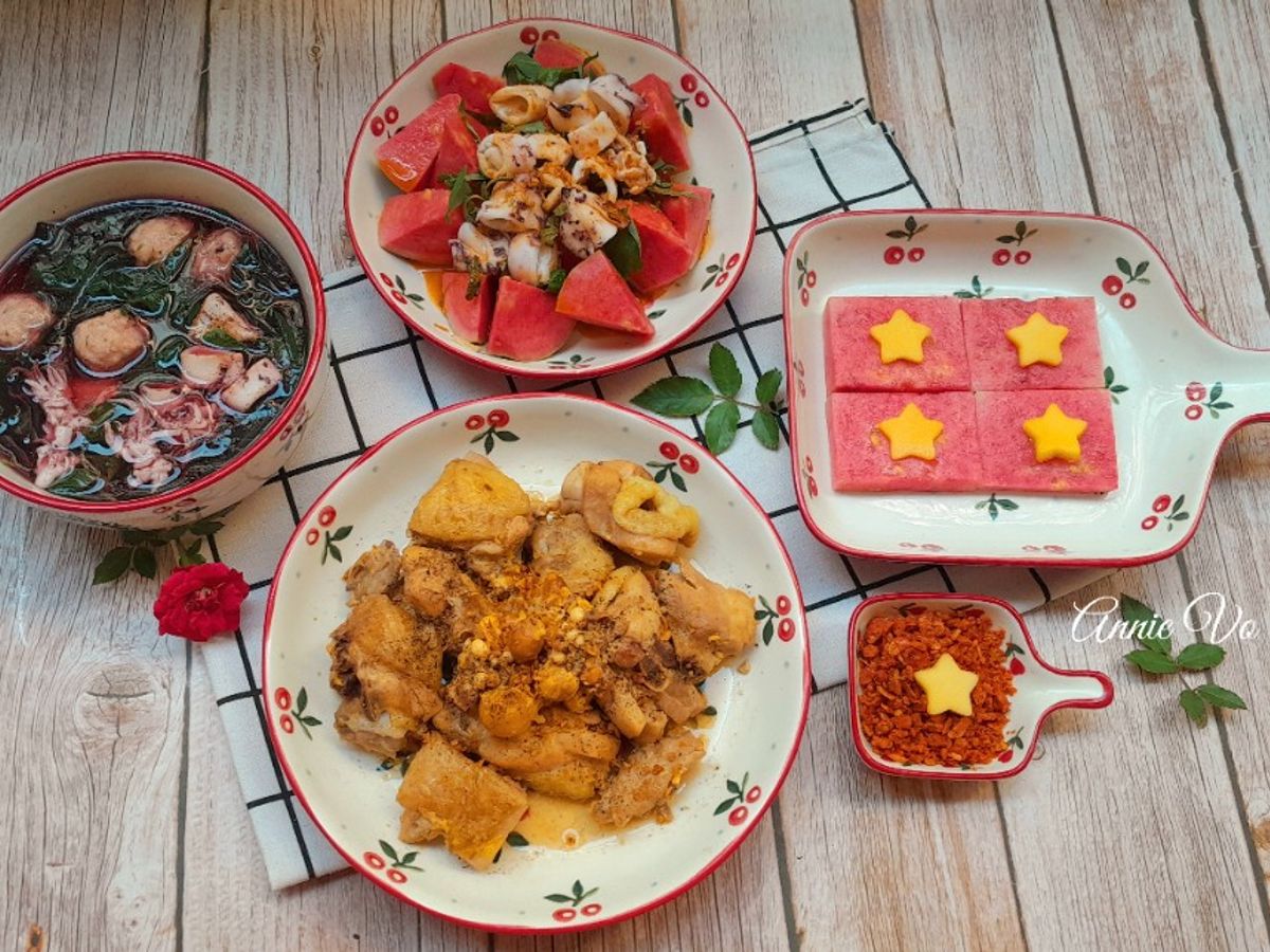 Mâm cơm dịp Lễ 30.4