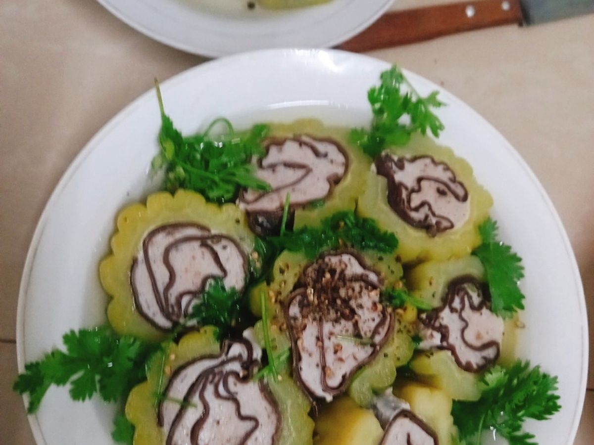 Canh khổ qua dồn chả cá thác lác