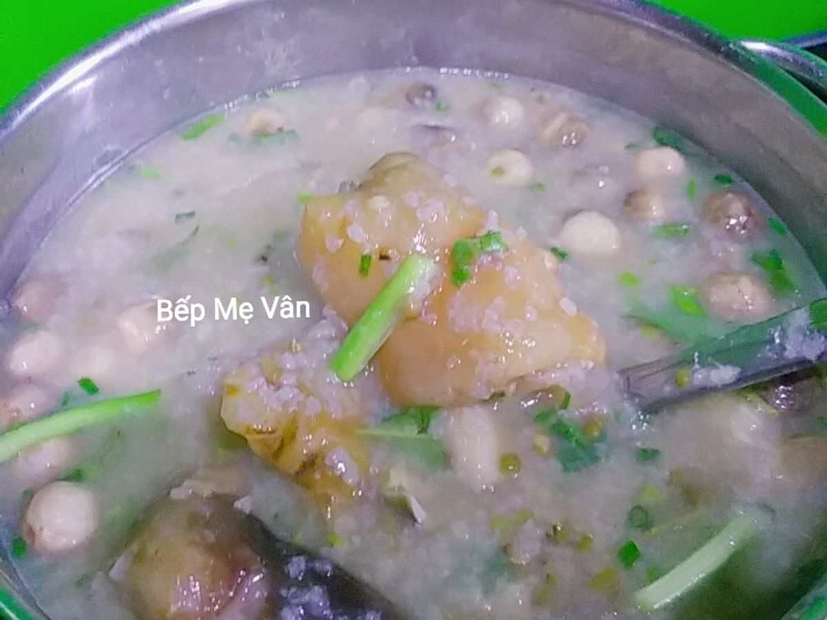 Cháo chân bò hầm đậu xanh