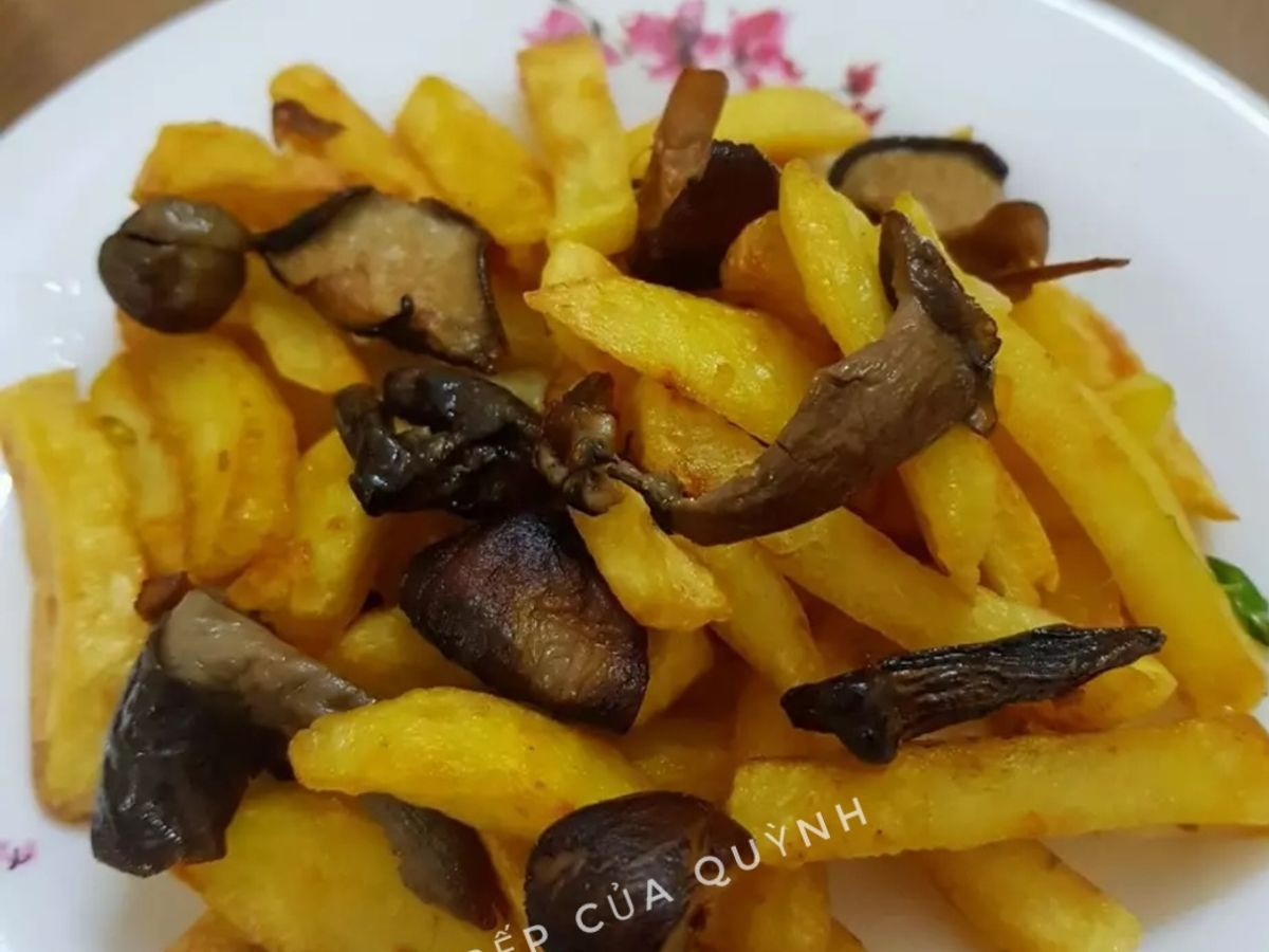 Khoai tây xào nấm khô