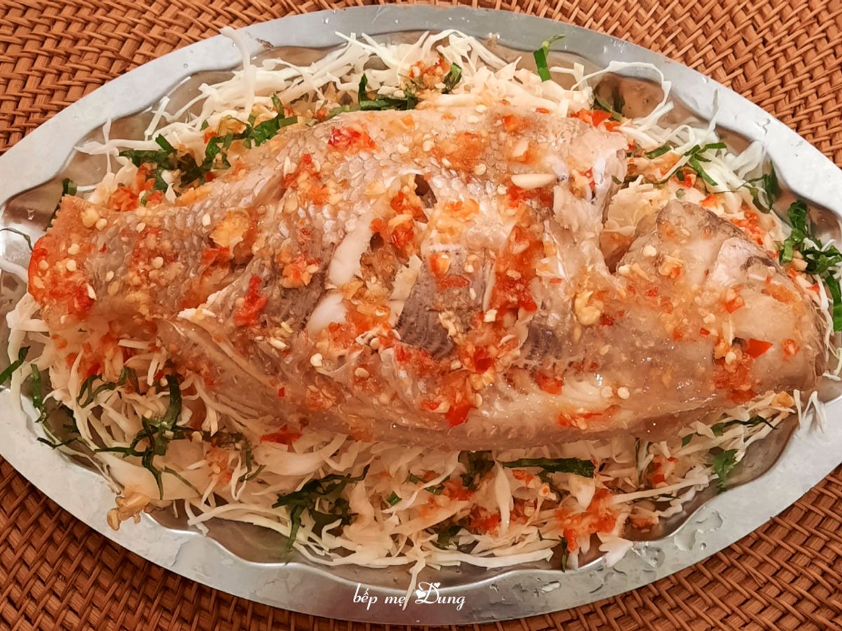 Cá diêu hồng hấp chua ngọt
