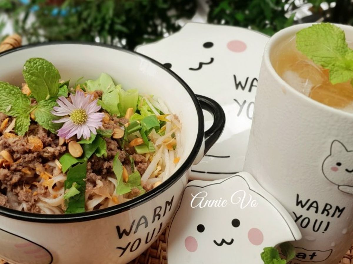 Phở trộn bò băm