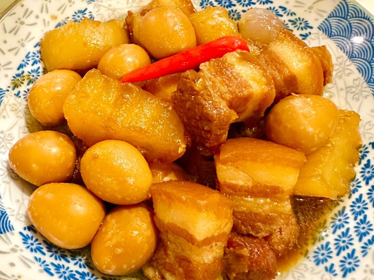 Thịt kho trứng cút + củ cải
