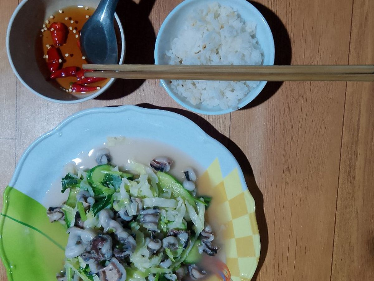 Mực xào dưa leo + bắp cải