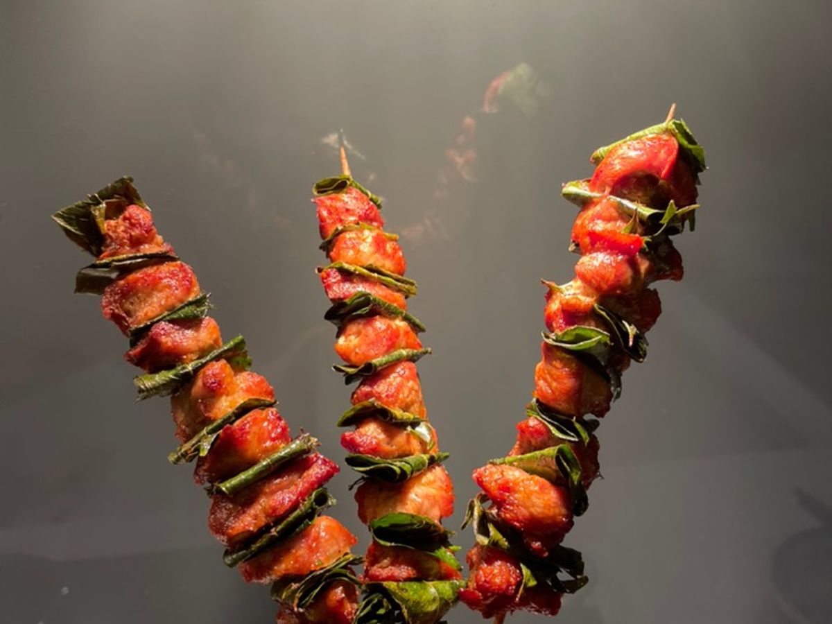 Thịt nướng lá móc mật
