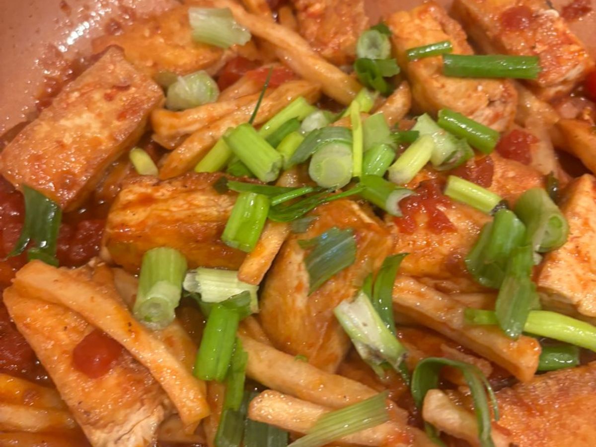 Đậu hũ, khoai tây rim cà chua
