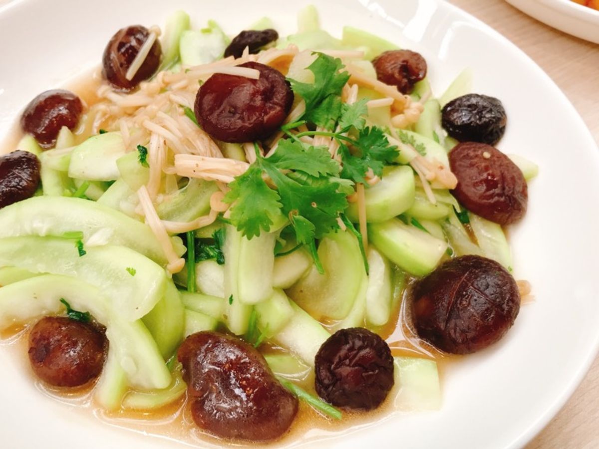 Món chay thường ngày|Bầu xào nấm hương khô