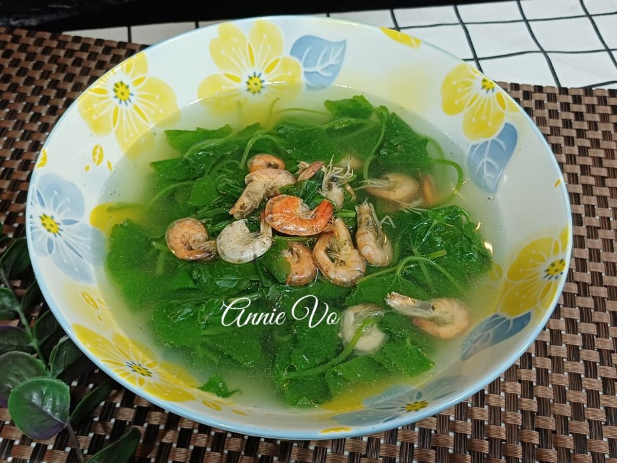 Canh rau má nấu tép đồng