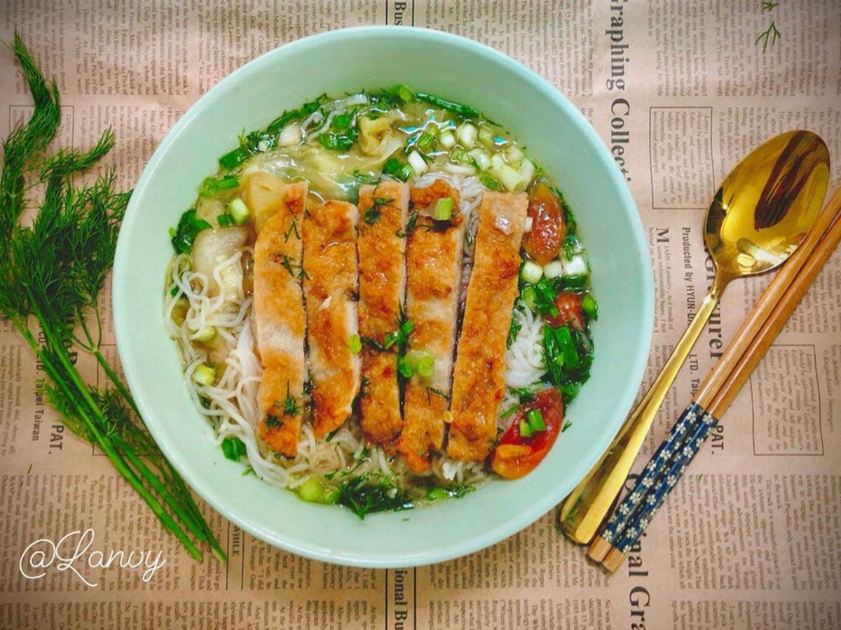 Bún chả cá chiên