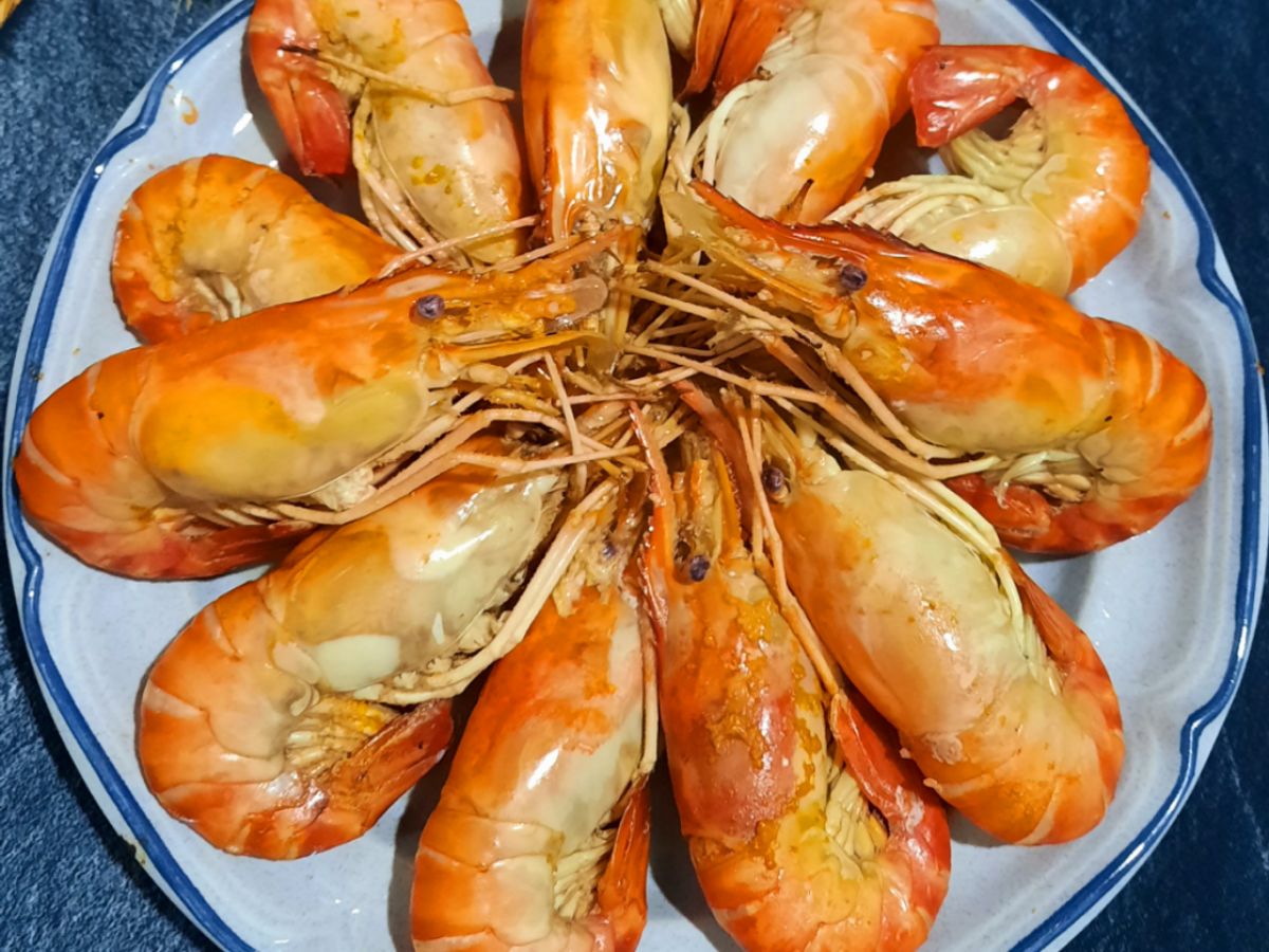 Tôm càng xanh hấp nước dừa