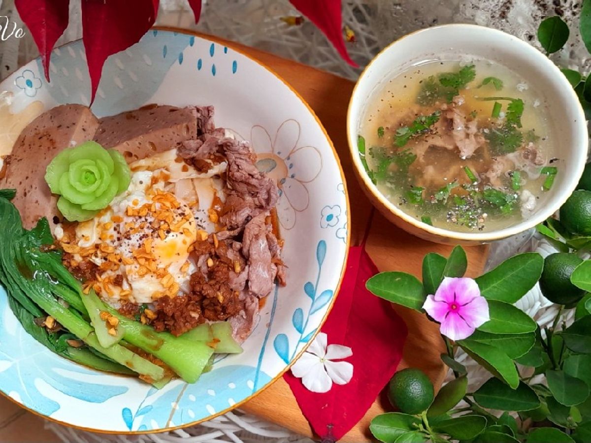 Mì lá tươi trộn bò trứng