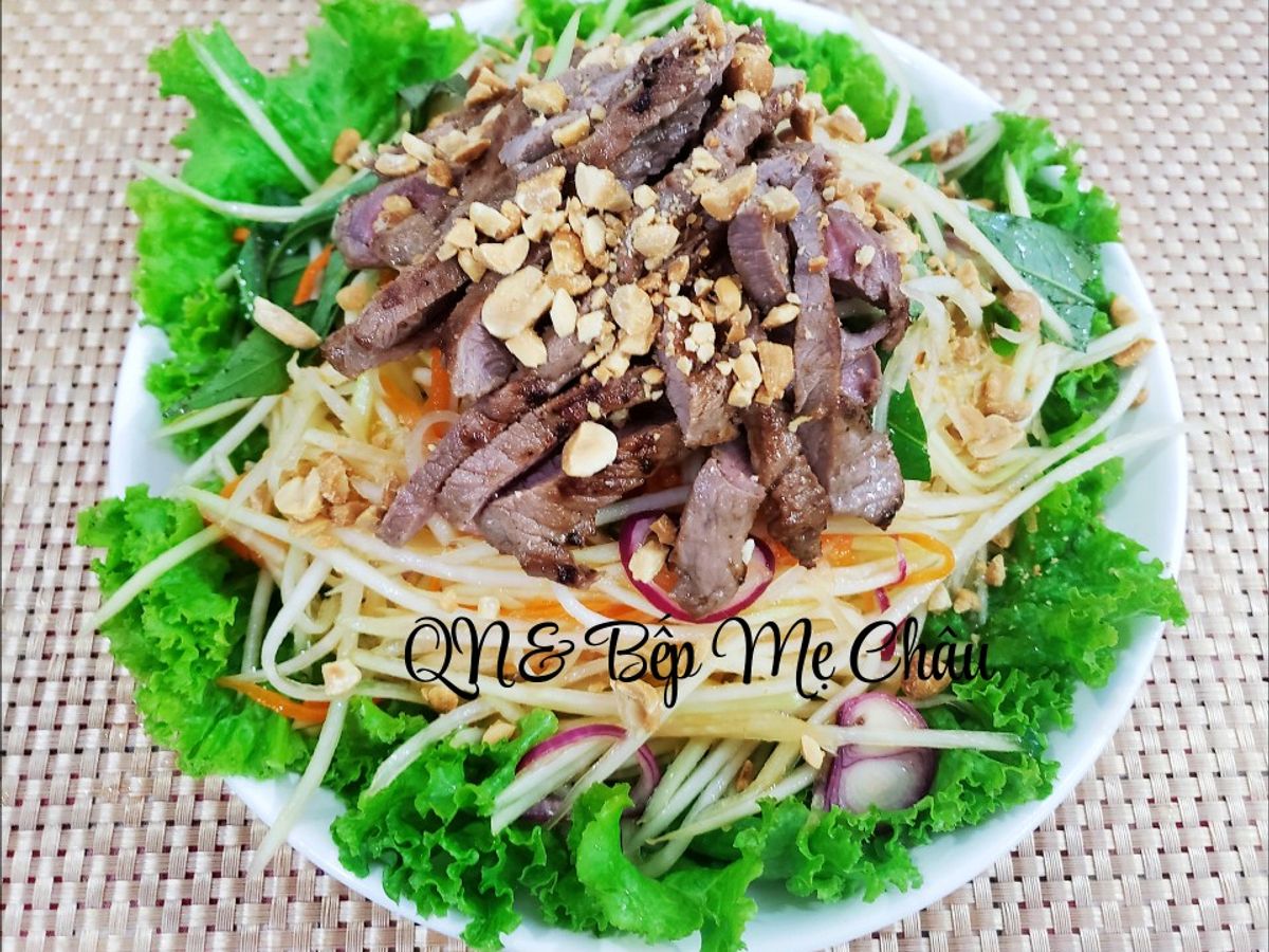 Gỏi đu đủ thịt bò áp chảo