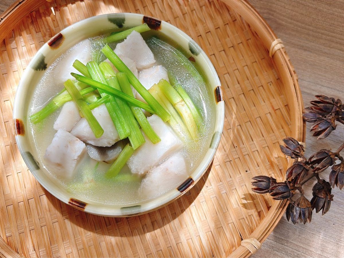 Canh Khoai Sọ Rau Cần