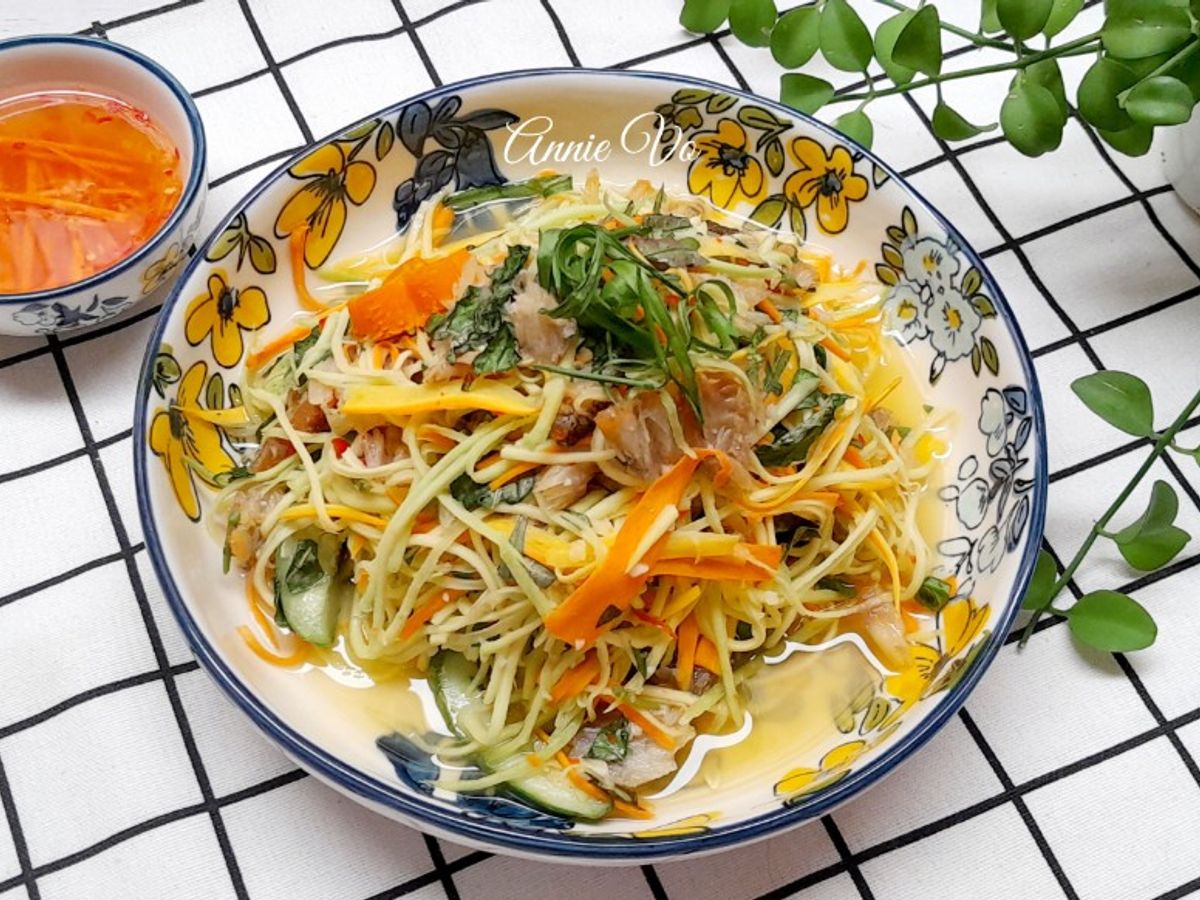 Gỏi xoài cá khô một nắng