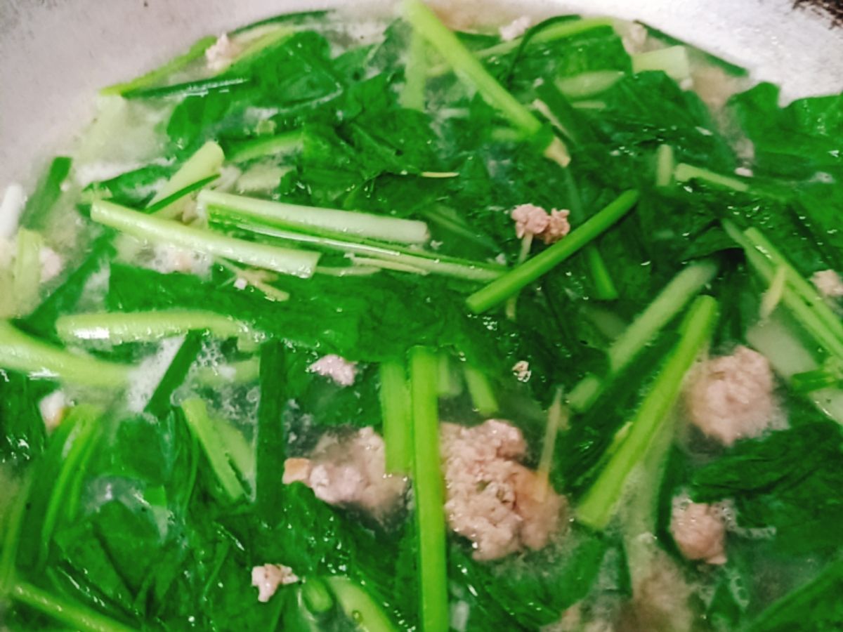 Canh cải ngọt nấu thịt