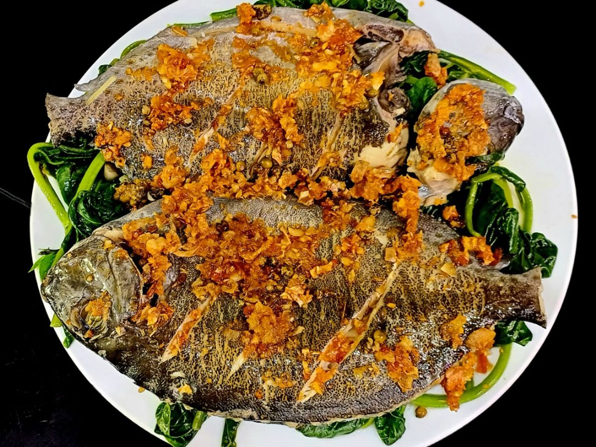 Cá dìa hấp mùng tơi