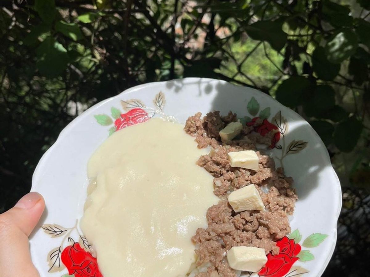 Nui sốt kem khoai tây phô mai và thịt bò