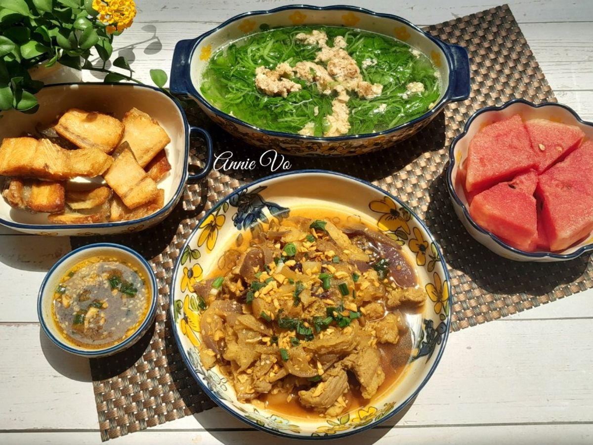 Cơm nhà đơn giản và ngon miệng ngày nắng