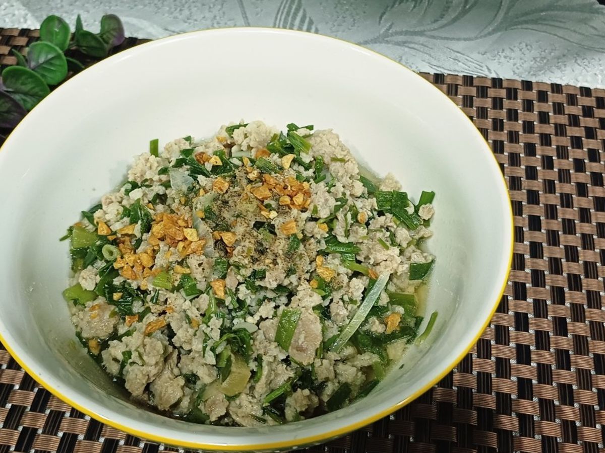 Thịt rang hành ngò vắt chanh