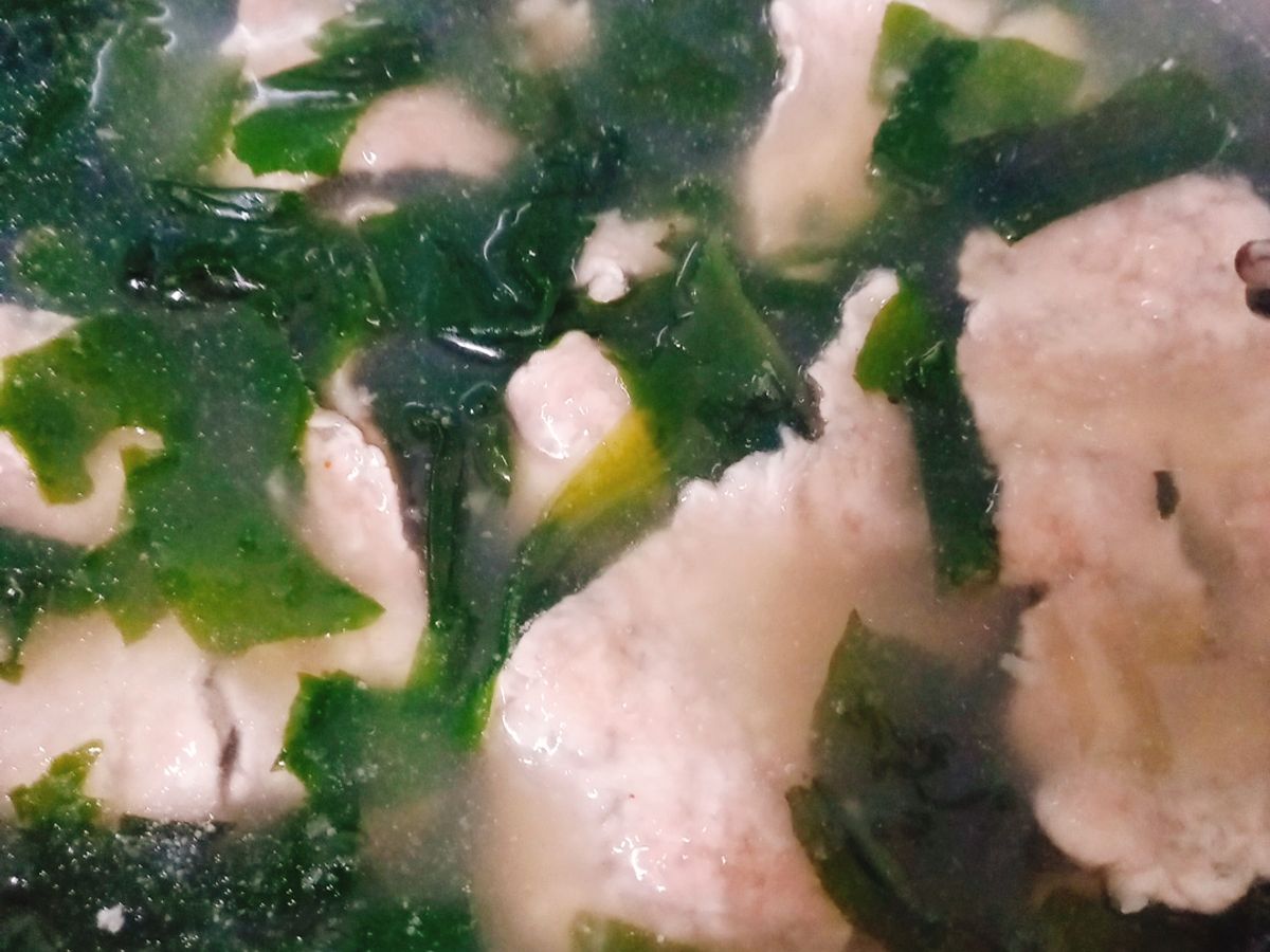 Canh rong biển thịt mềm