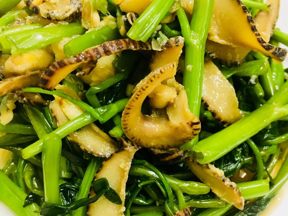 Rau muống xào ốc giác