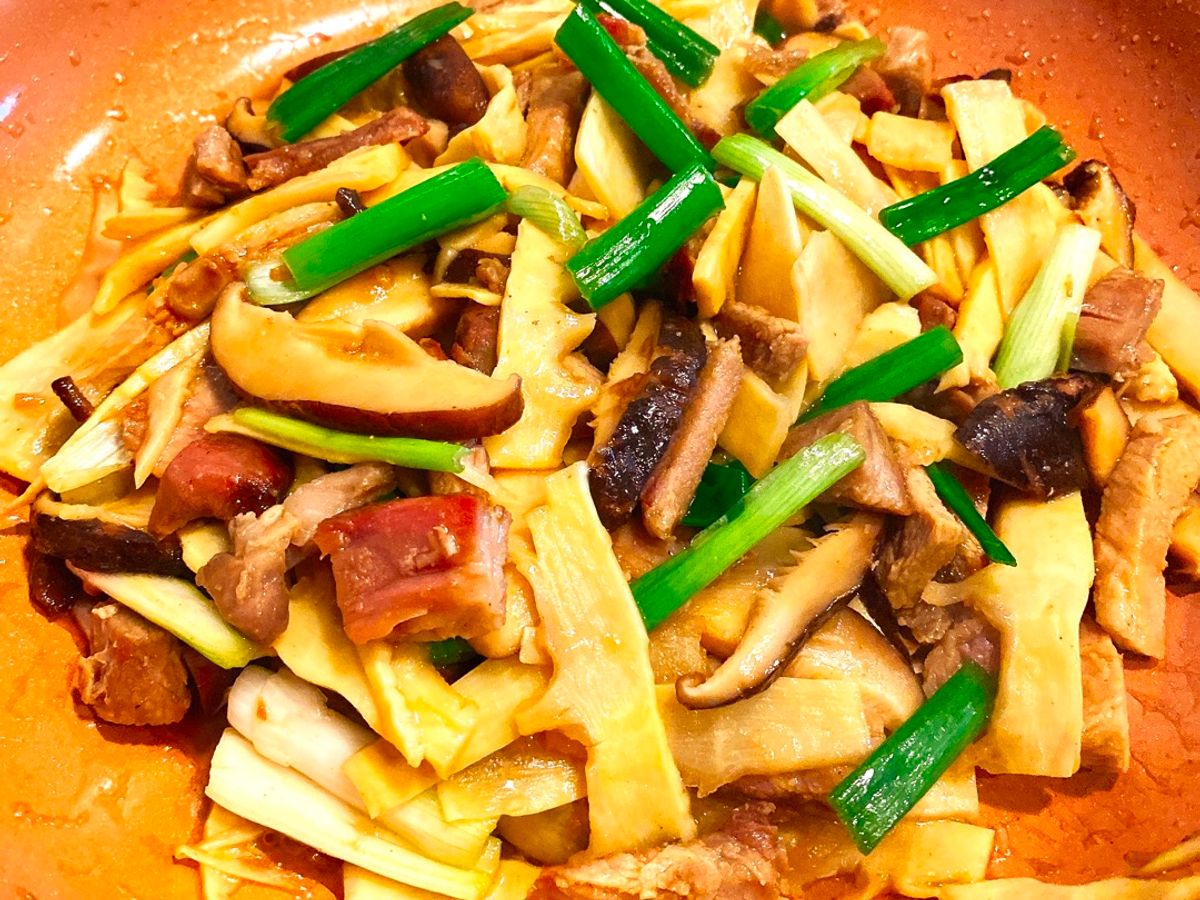 Măng Xào Thịt Nấm