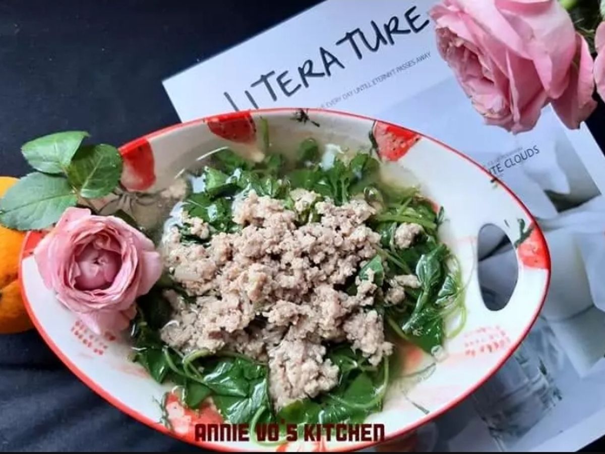 Canh rau má nấu thịt xay