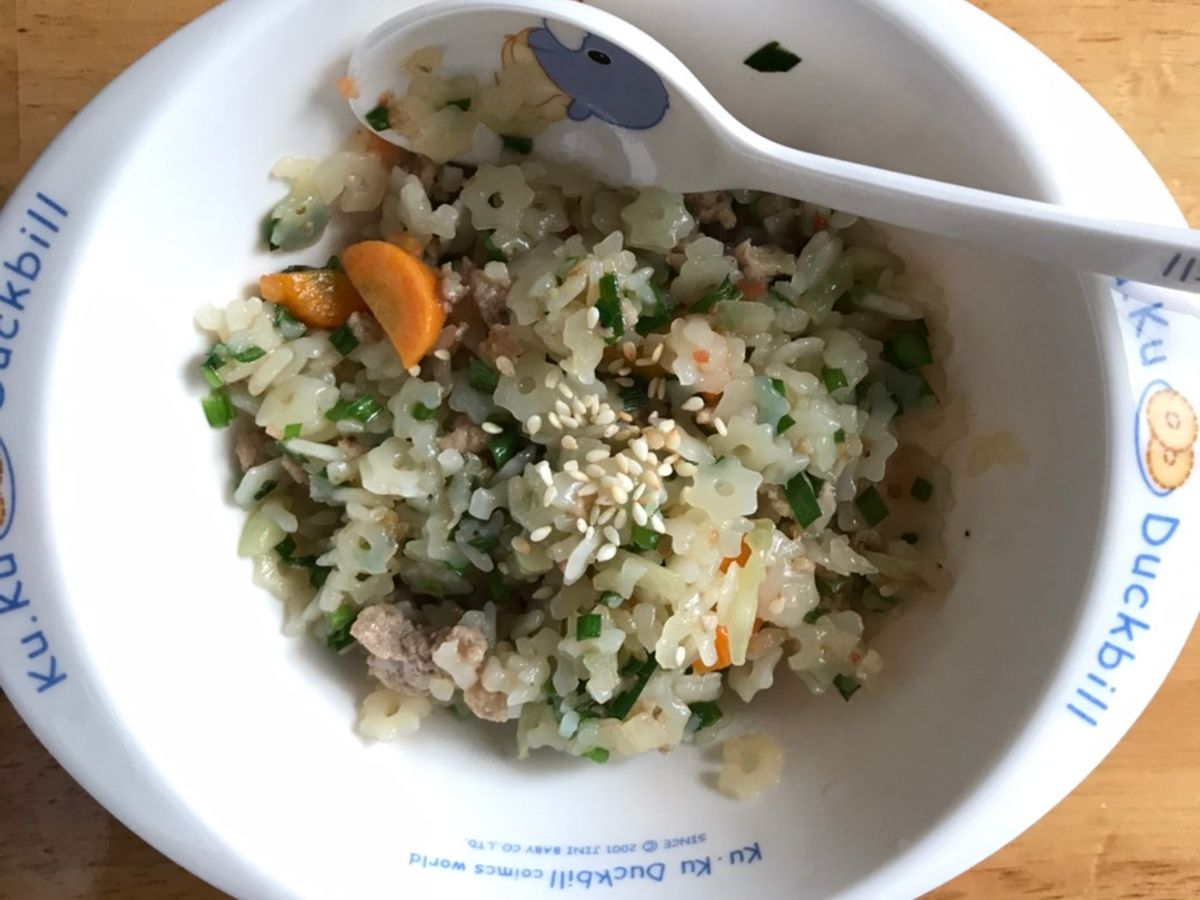Nui sao xào thịt rau củ