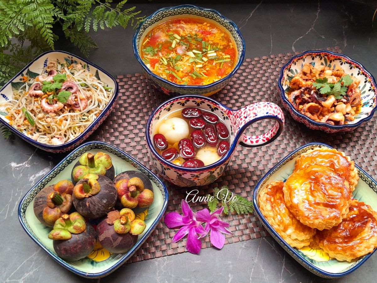 Cơm nhà với nhiều món ngon