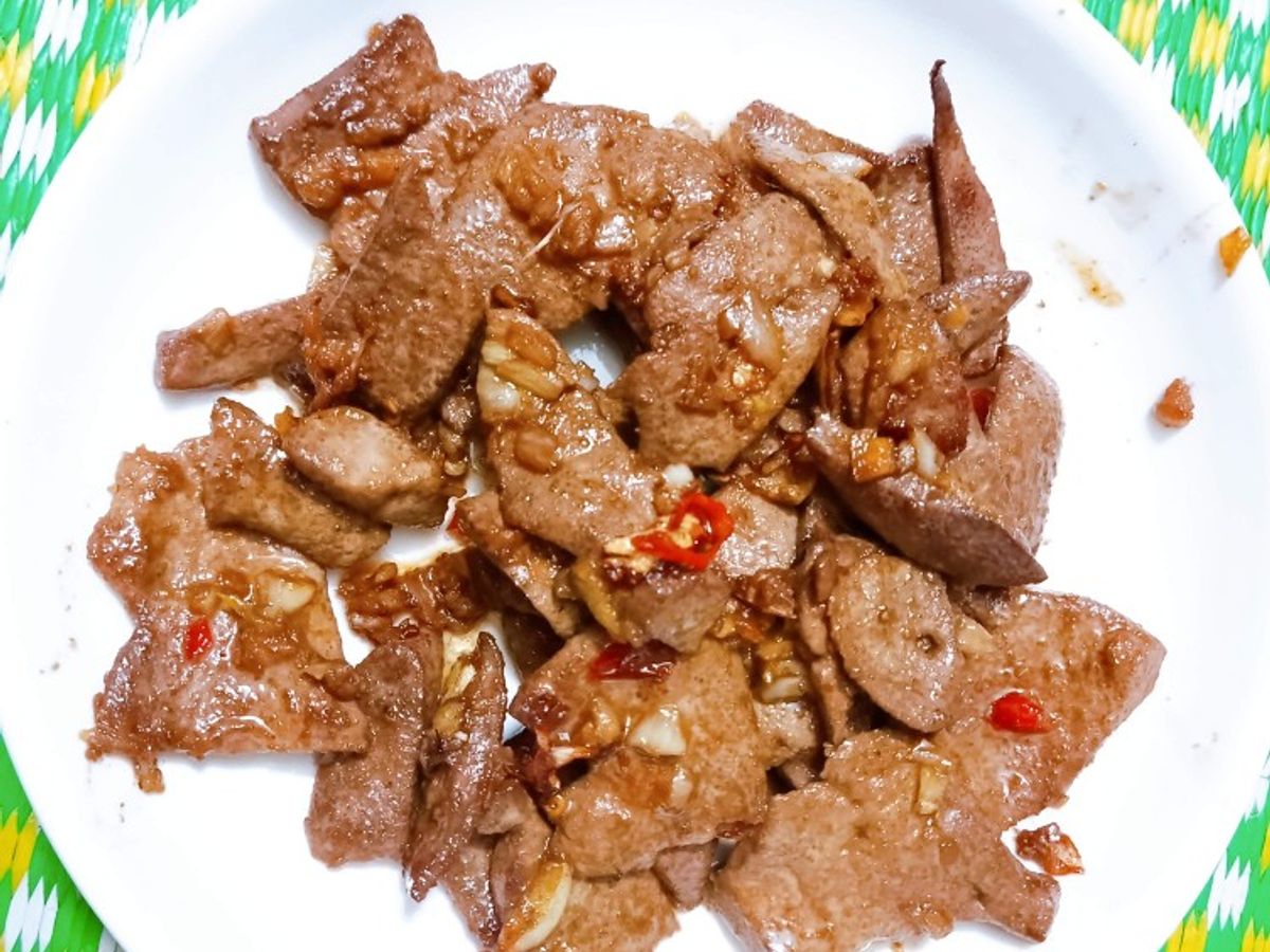 Gan heo xào tỏi ớt