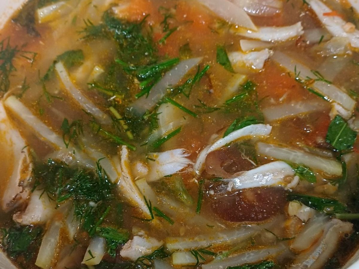 Cá duội (cá cơm) nấu riêu su hào
