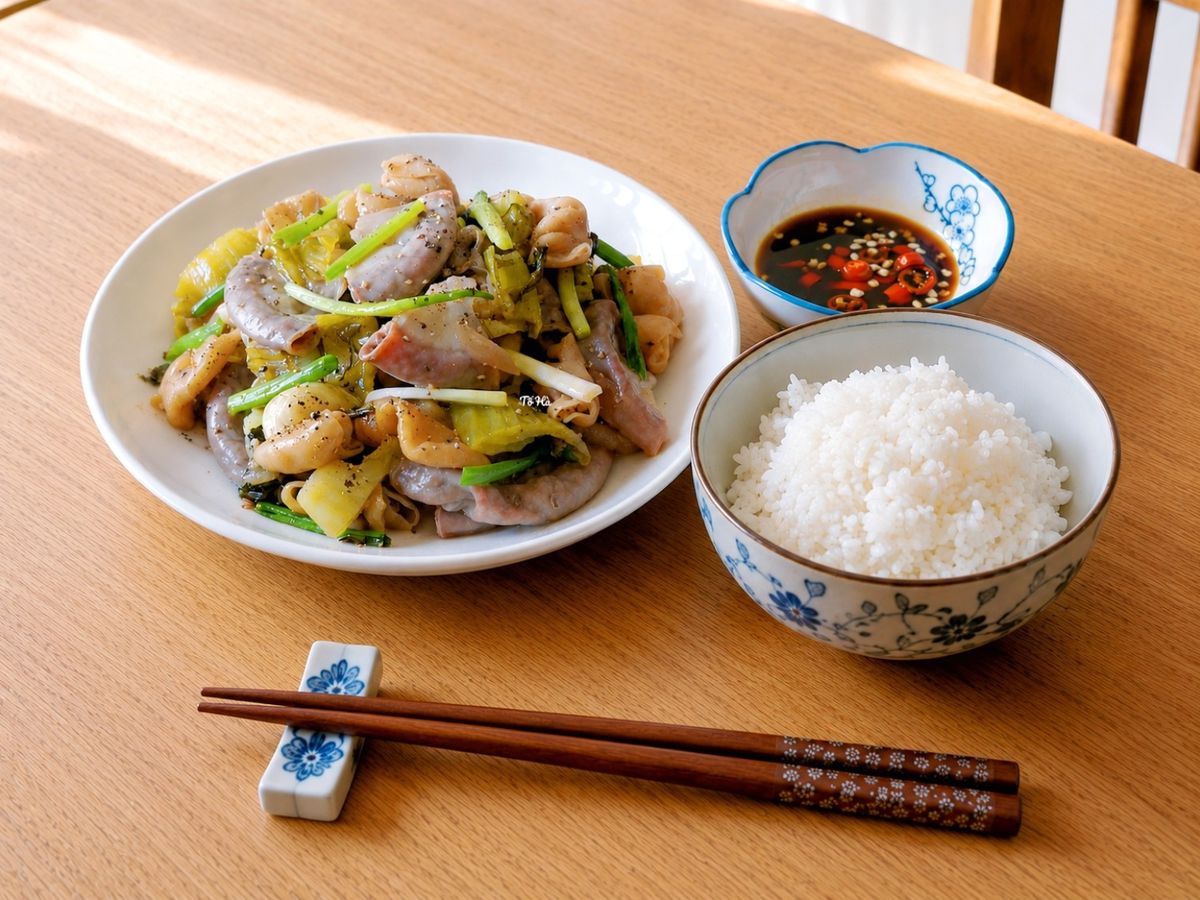 Lòng heo xào dưa cải chua