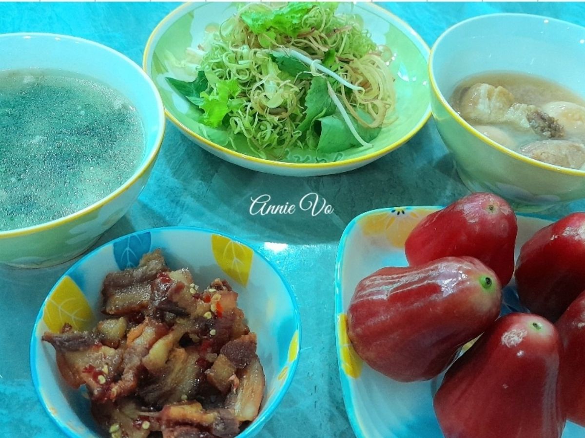 Bữa cơm nhà ấm áp