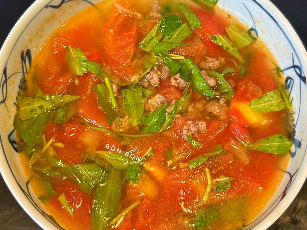 Canh Cà Chua Bò Rau Răm