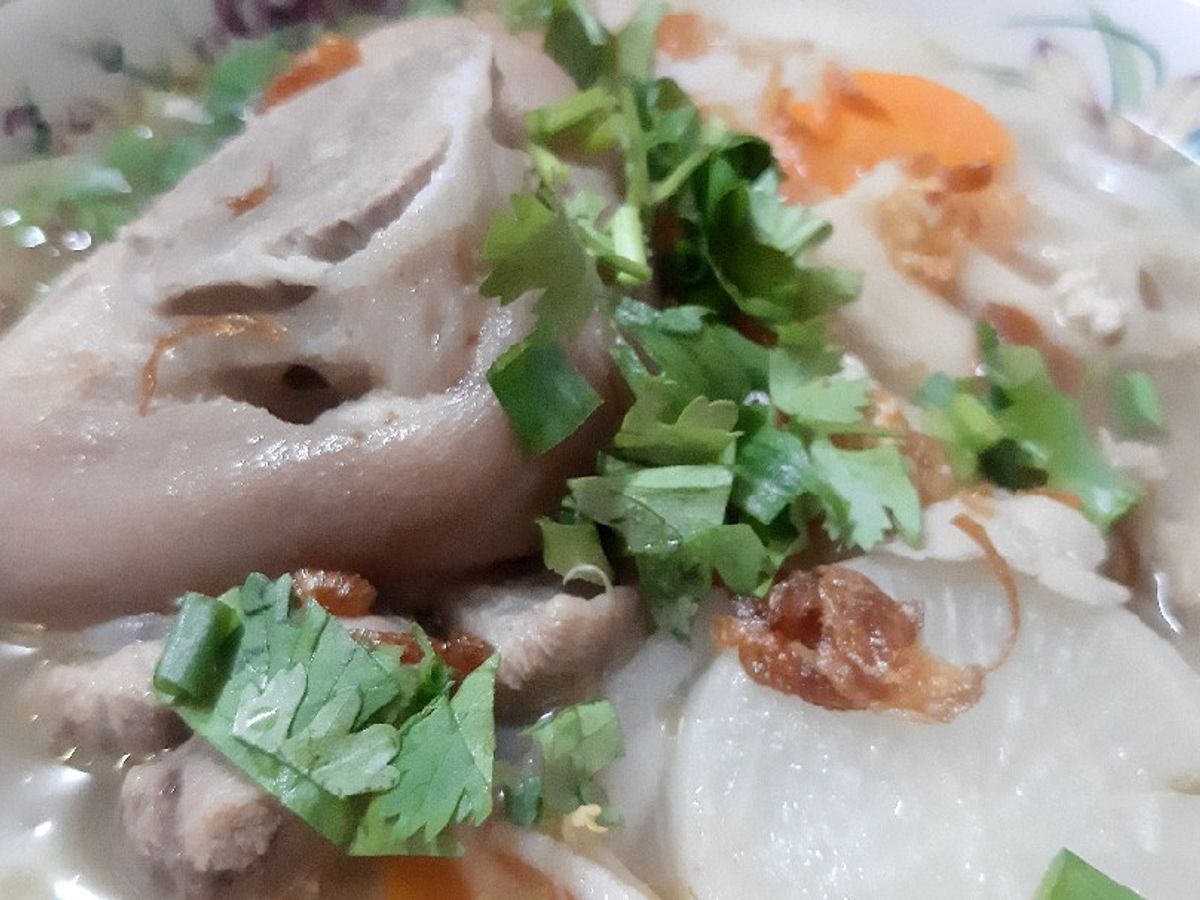 Bánh canh giò heo