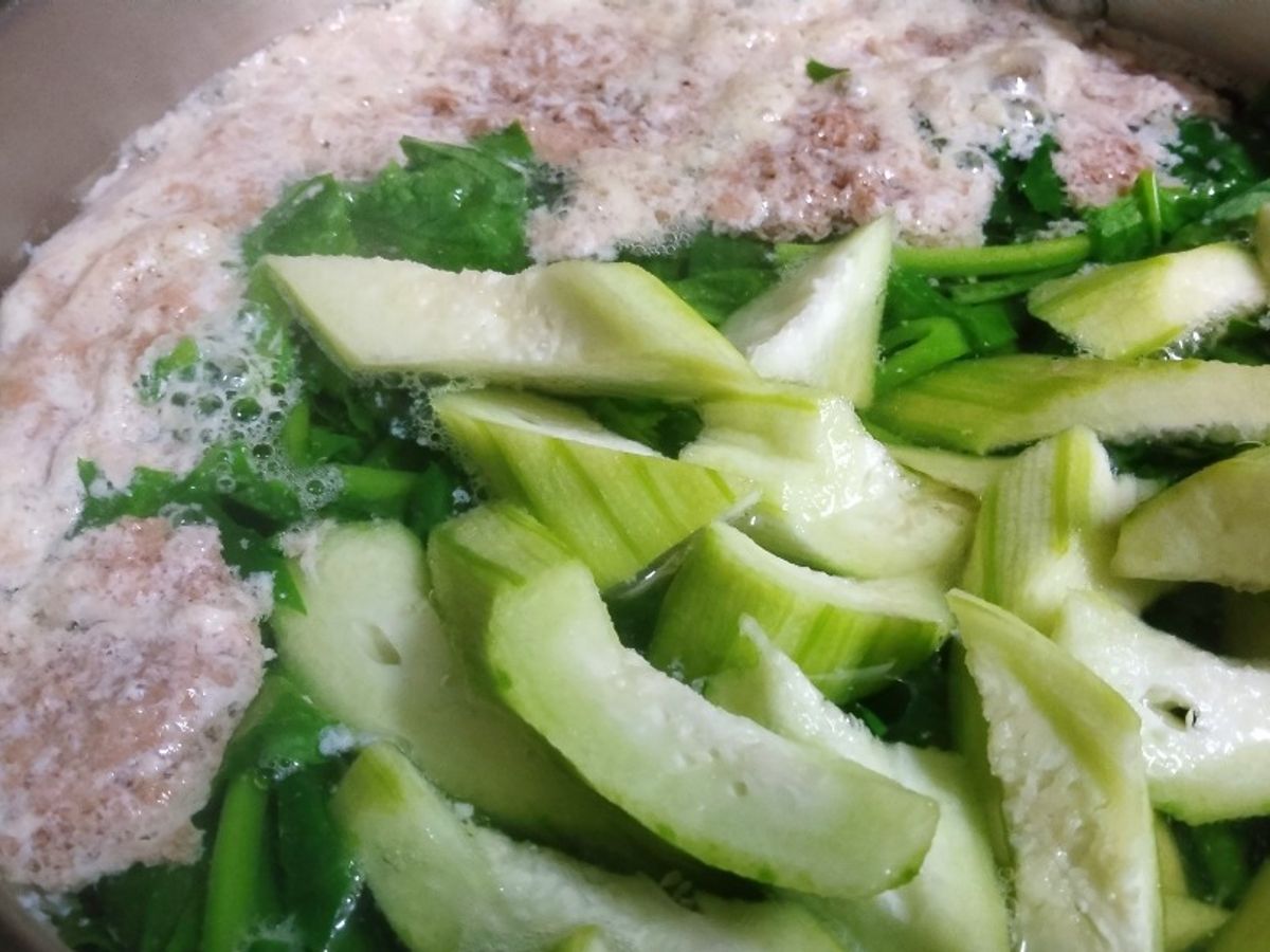 Canh cua rau mồng tơi