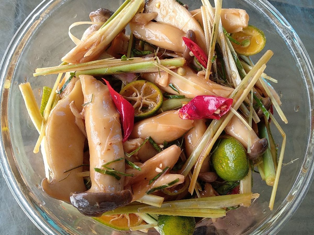 Nấm đùi gà ngâm sả tắc