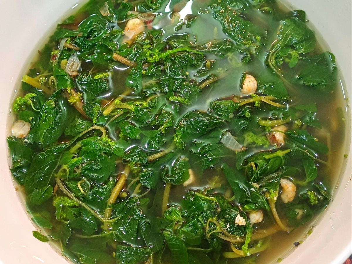 Canh rau dền nấu tôm khô