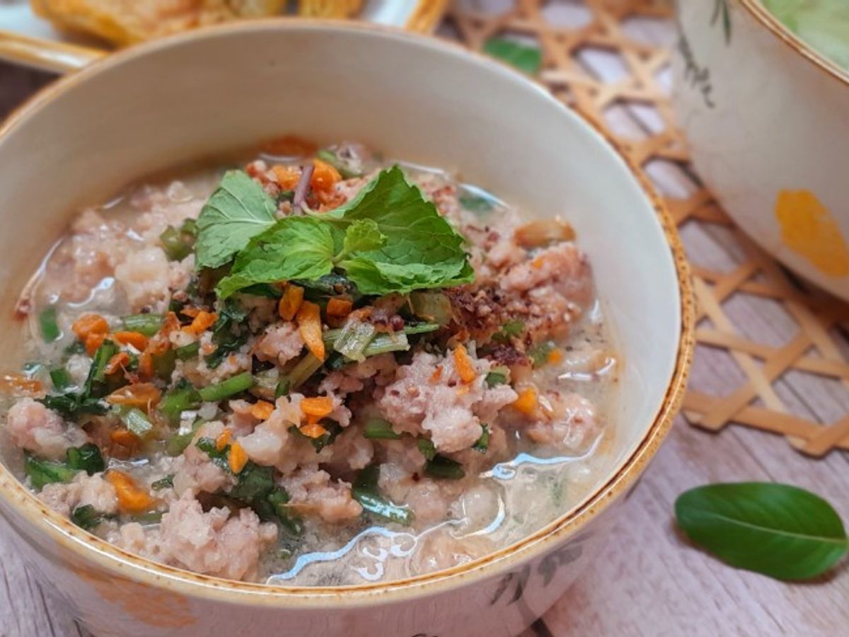 Thịt xay rang hành và cà rốt