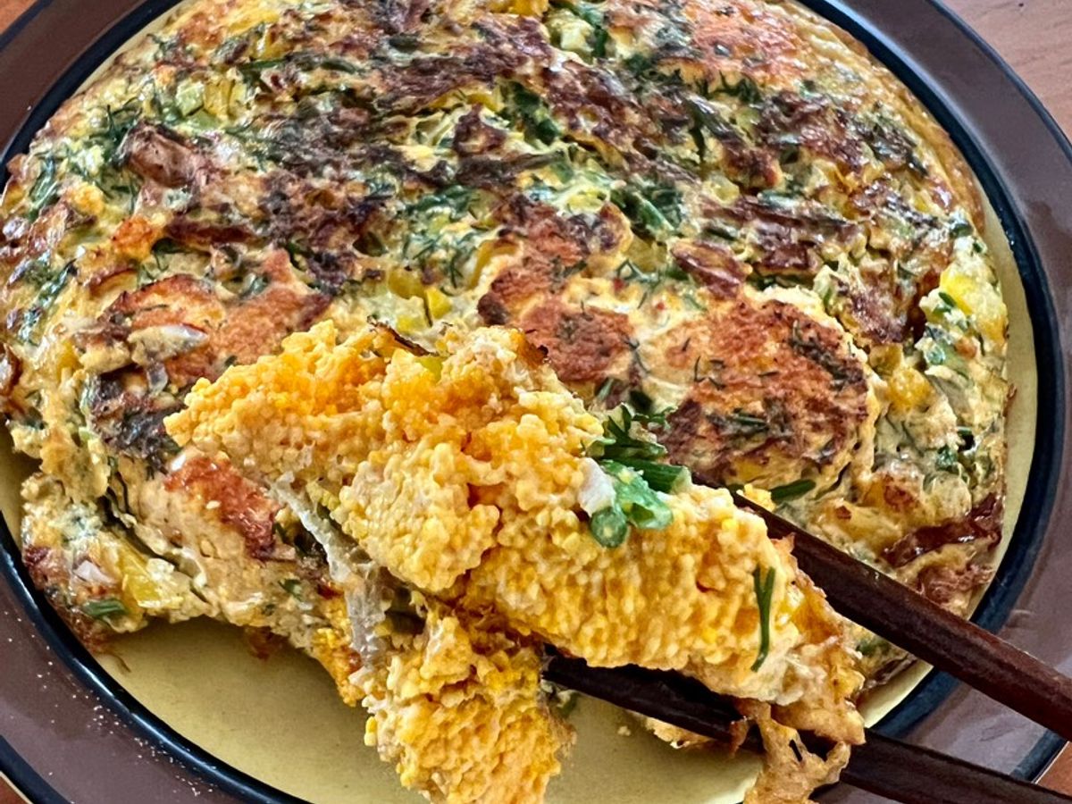 Trứng Cá Chép Chiên Trứng Thì Là