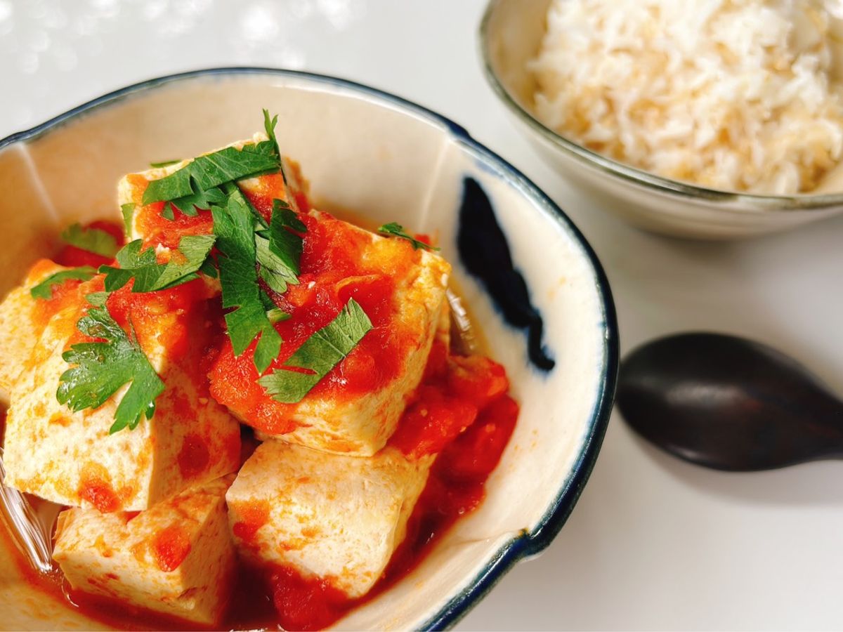 Đậu phụ trắng kho cà chua