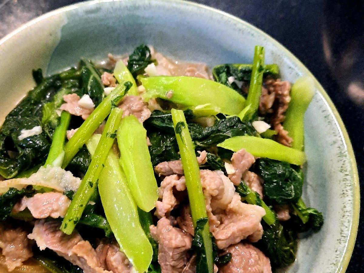 Cải làn xào thịt bê