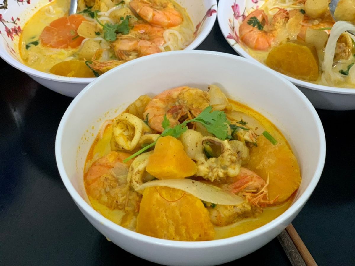 Bún cà ri hải sản 🦐🦑
