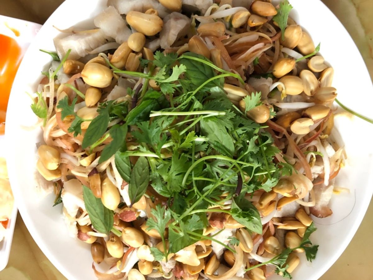 Nộm hoa chuối má lợn
