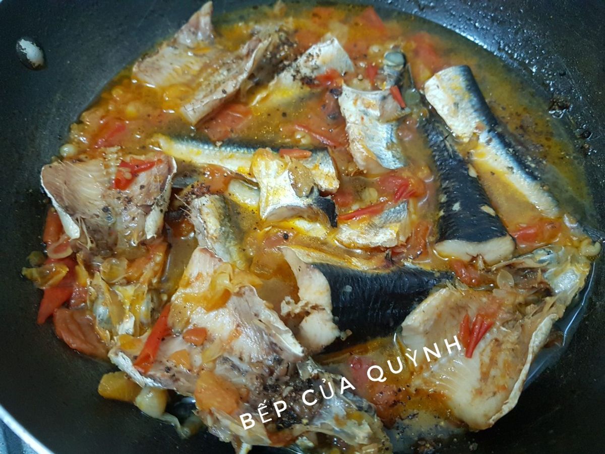 Cá chuồn sốt cà chua